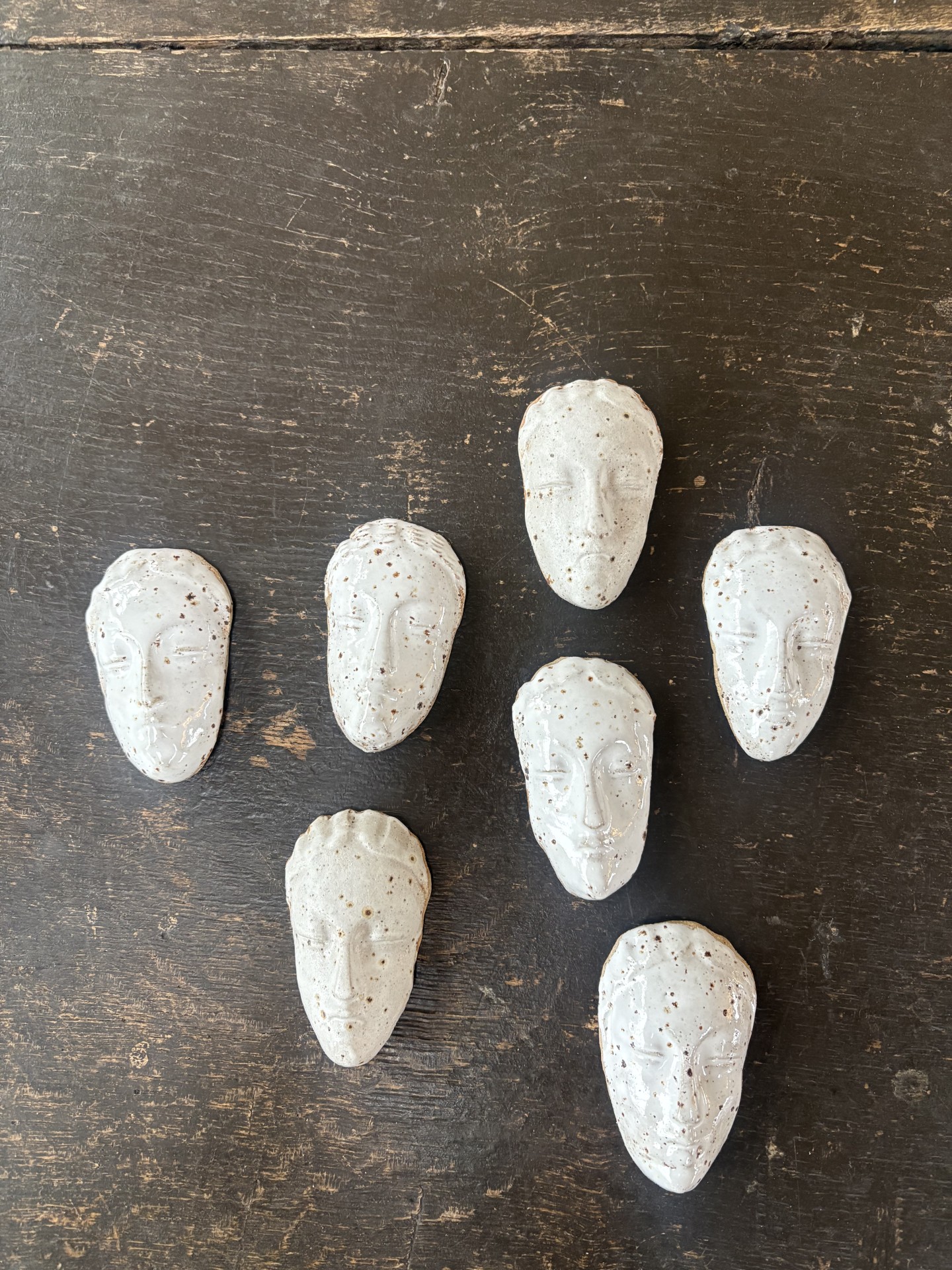 Ansikte keramik Vita - Sara N Bergman