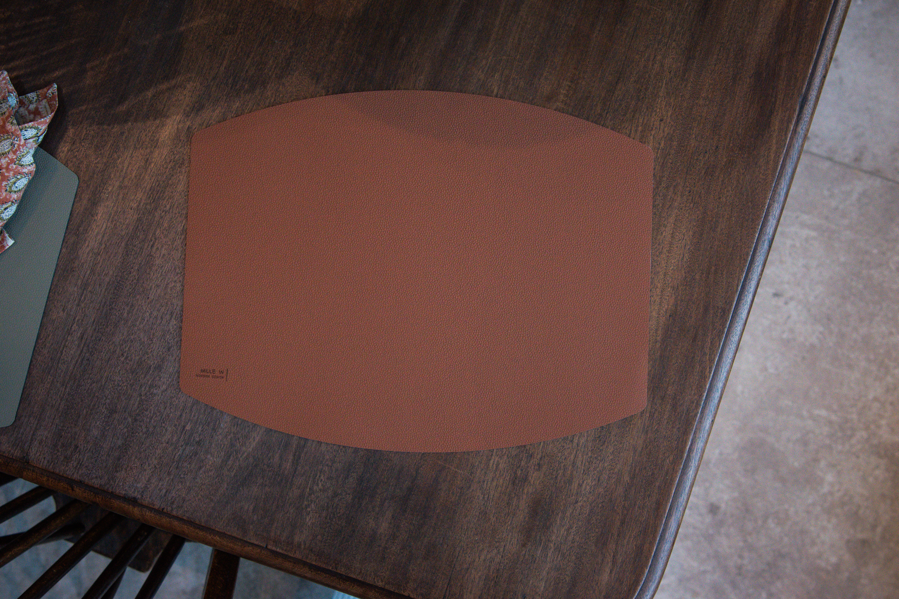 Underlägg Ellips Cognac 45x35 cm