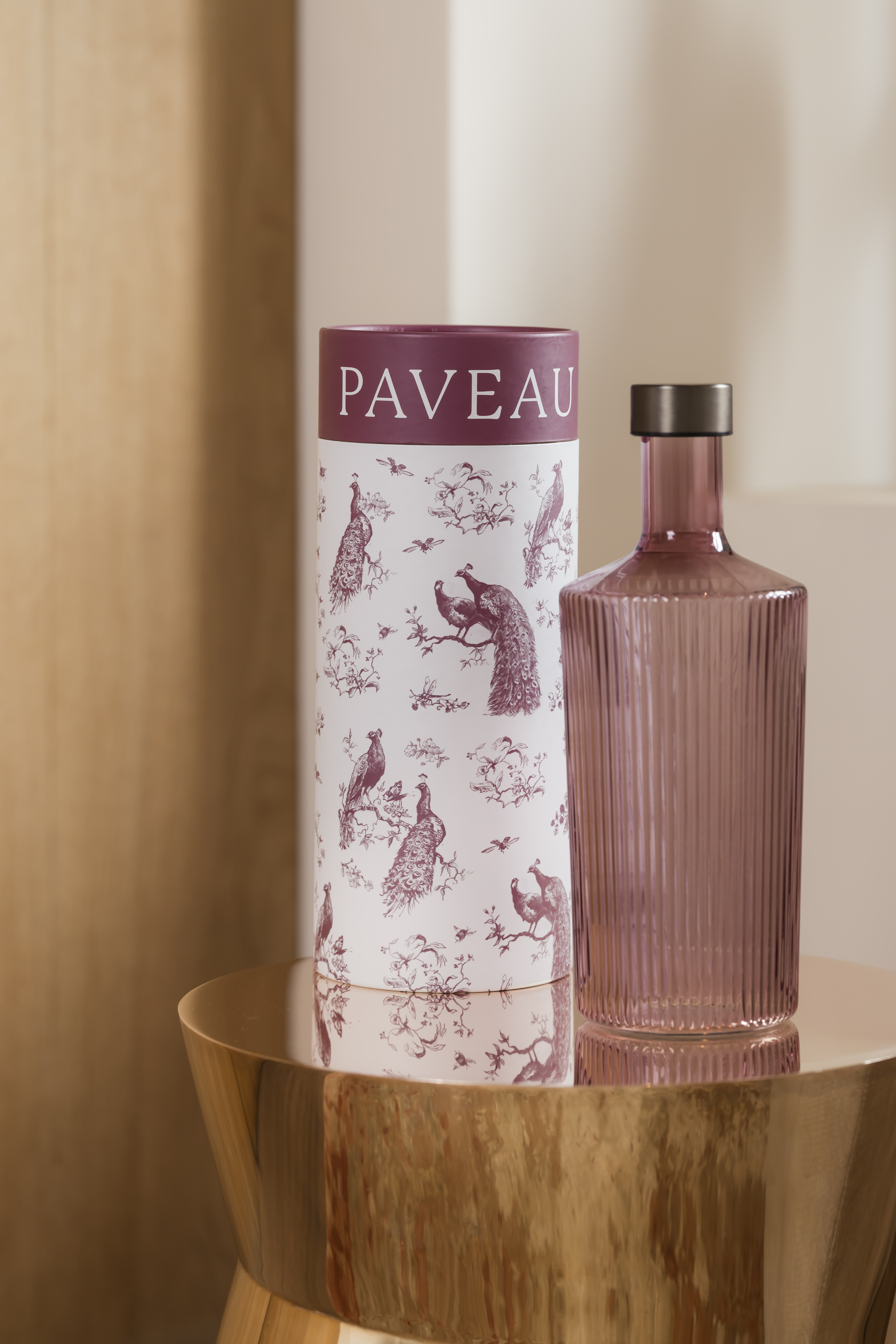 Räfflad glasflaska - Mörkrosa 2