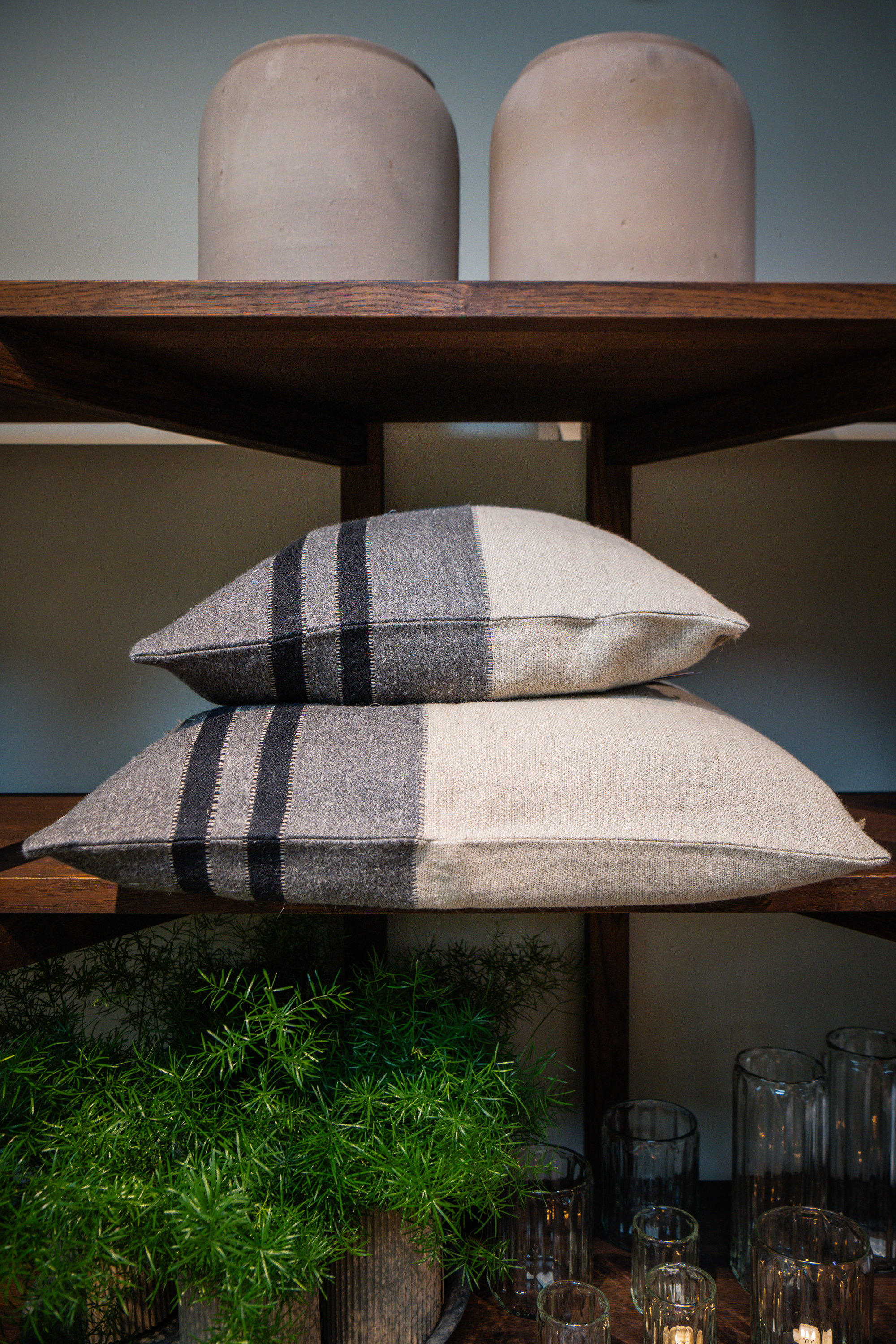 Kuddfodral Black House Stripe Charcoal 63x63