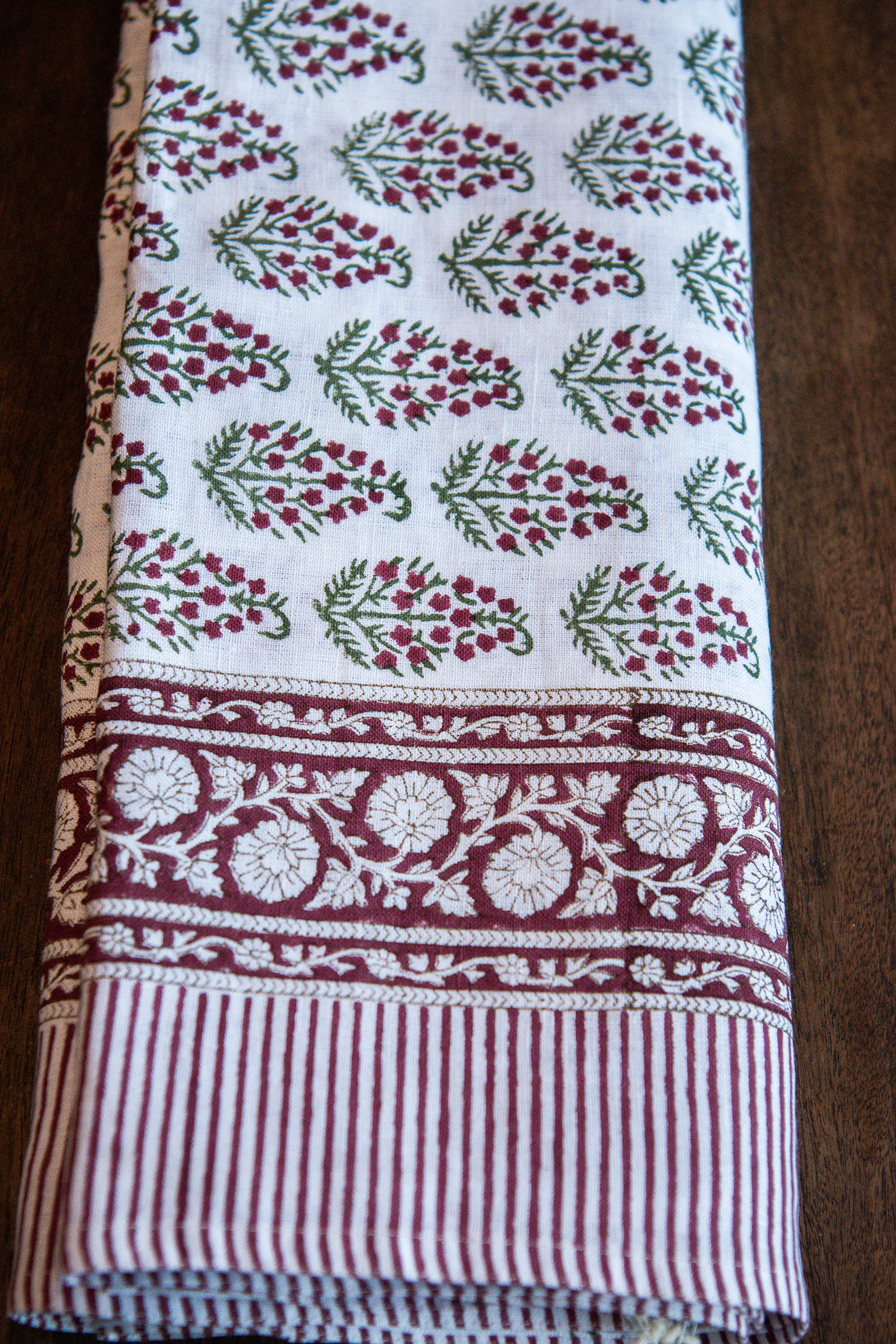 Duk Linne Persina Paisley Red Green White 170x270cm