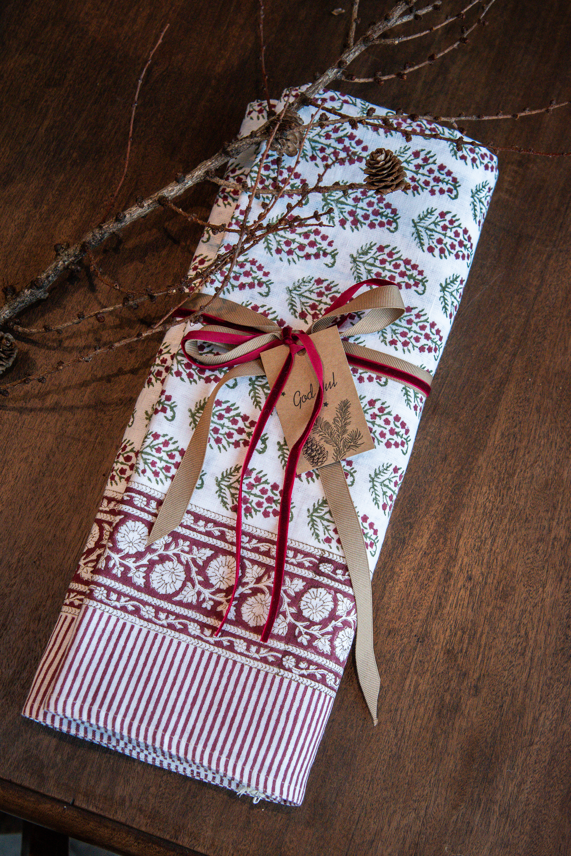 Duk Linne - Persina Paisley - Red Green White 150x230cm